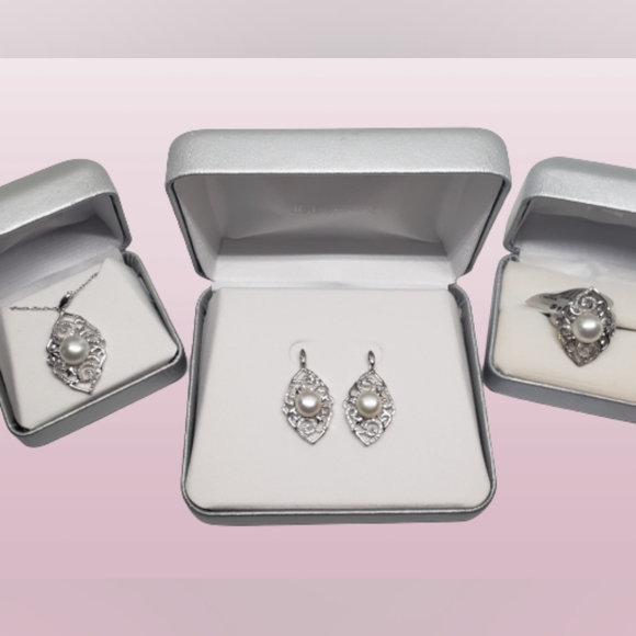 Fresh Water Pearl Pendant/Earrings/Ring Set with Diamond Accents - Picture 1 of 10